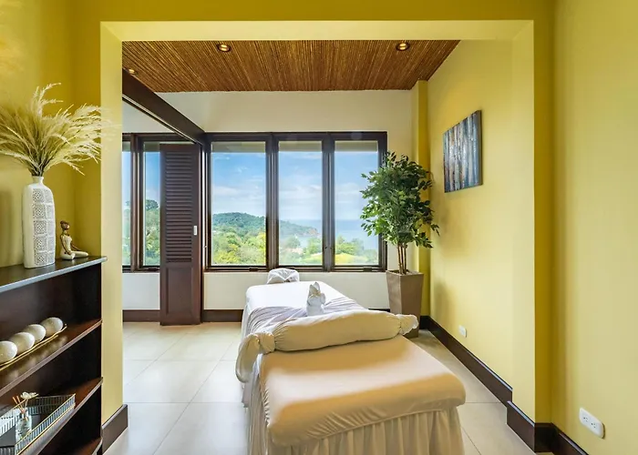 360 Splendor 202-ocean View Condo-breakfast Included!